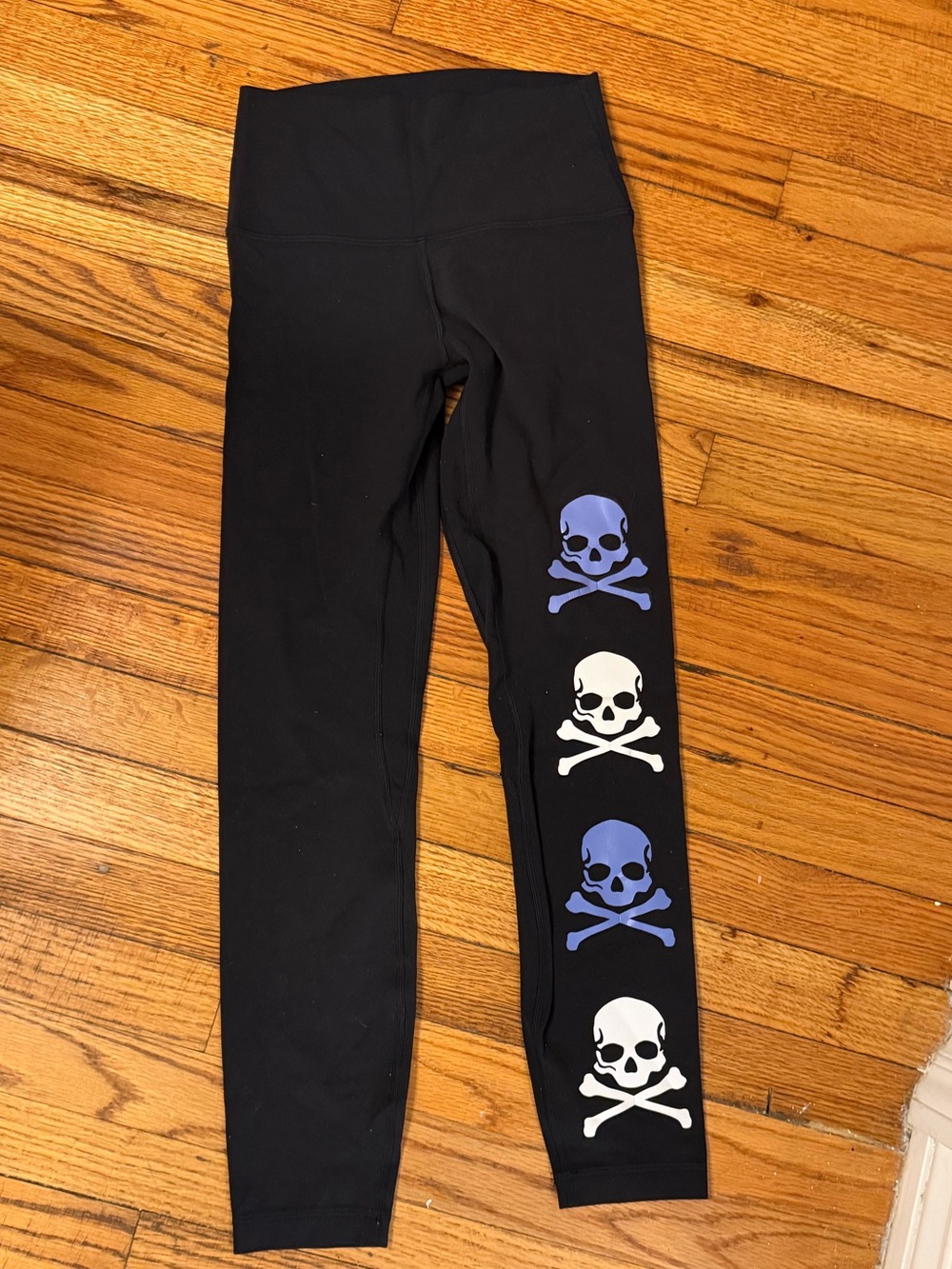 lululemon athletica Align Black Leggings with SoulCycle Skull Prints size 4